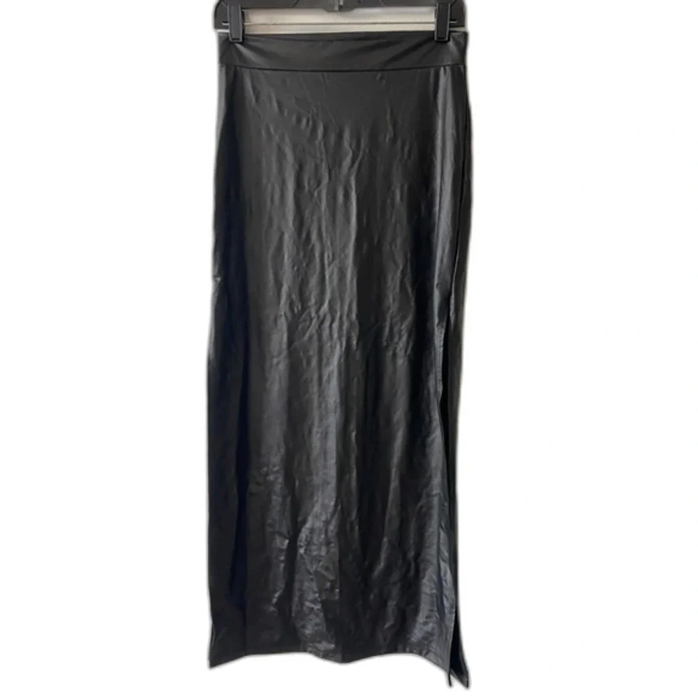 Derek Heart Faux Leather Mini Skirt - Picture 2 of 5